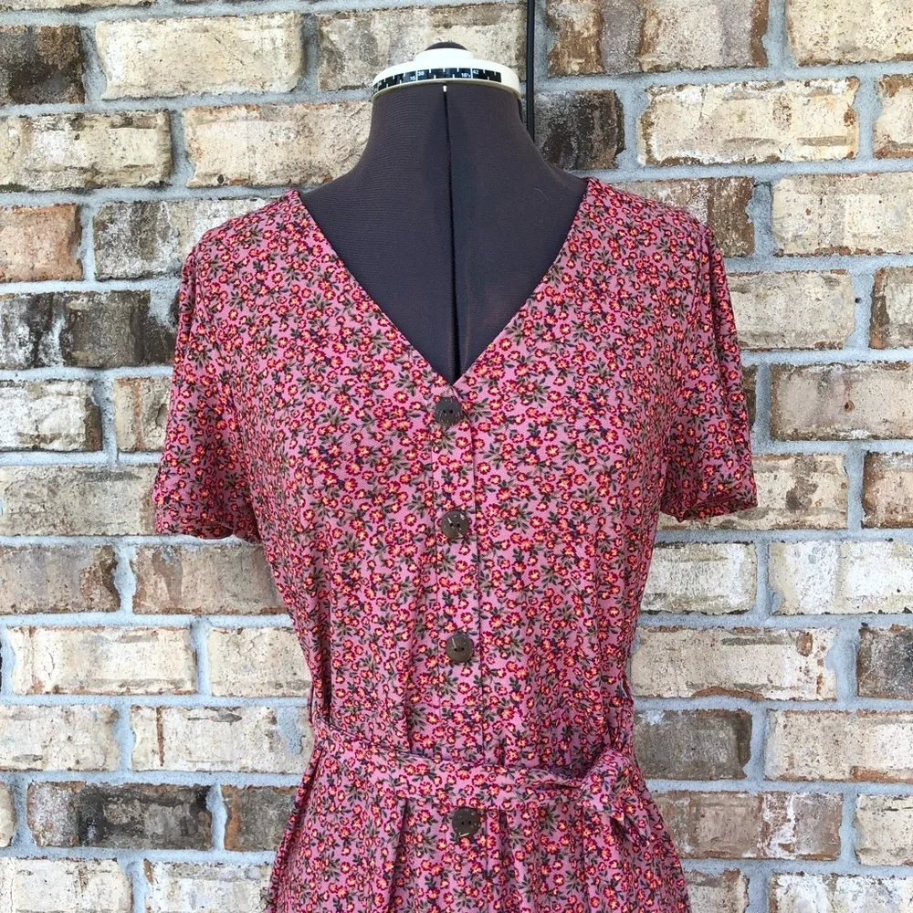 Monteau Los Angeles Stretchy Faux Buttoned Belted‎ Floral Maeve Midi Dress M
